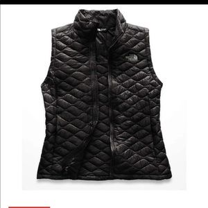 Women’s Thermoball The North Face Vest Medium